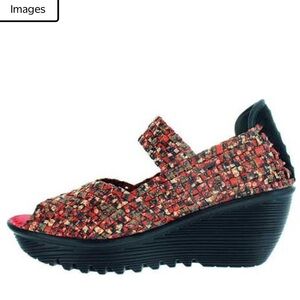 Womens Pumps Bernie Mev Halle Open-Toe Wedge Shoes With Memory